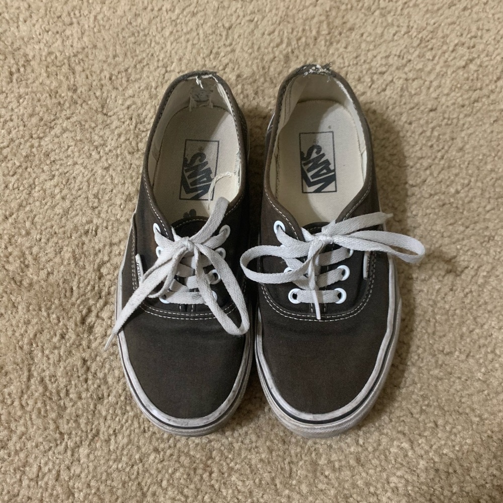 3/$10 🤍 Vans Authentics